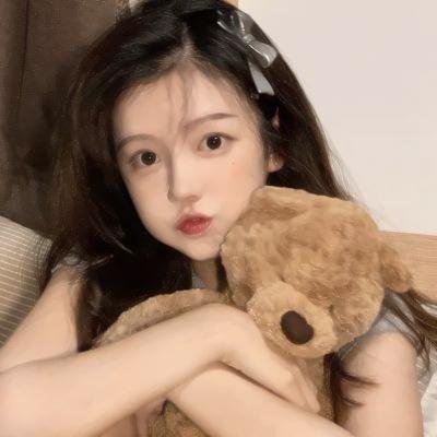 蓝色嘴巴的脸